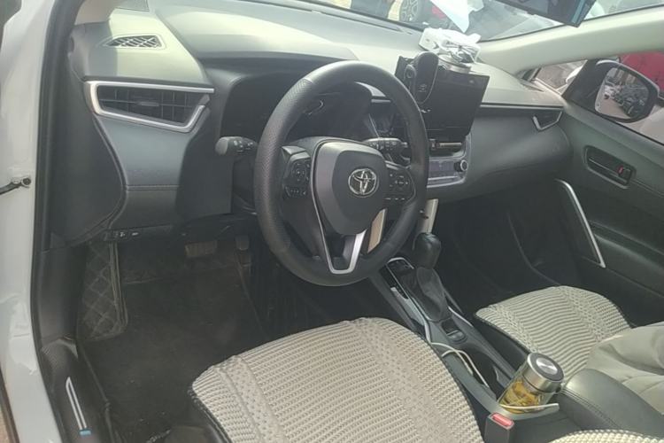 Used Toyota FRONTLANDER 2023 2.0L CVT Leading Edition Center Console