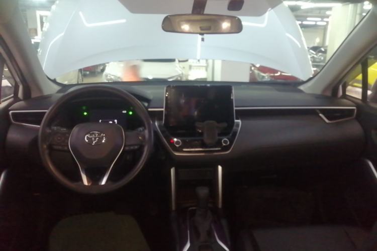Used Toyota FRONTLANDER 2023 2.0L CVT Elite Edition Center Console