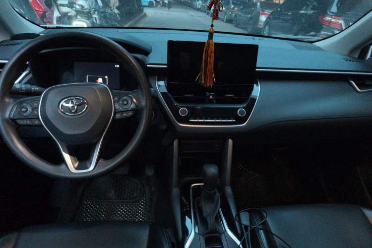 Used Toyota FRONTLANDER 2023 2.0L CVT Leading Edition Center Console