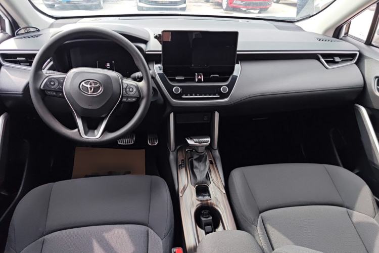 Used Toyota FRONTLANDER 2023 2.0L CVT Leading Edition Center Console