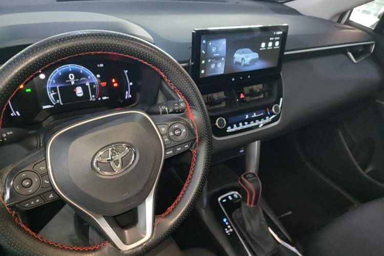 Used Toyota FRONTLANDER 2023 2.0L CVT Leading Edition Center Console