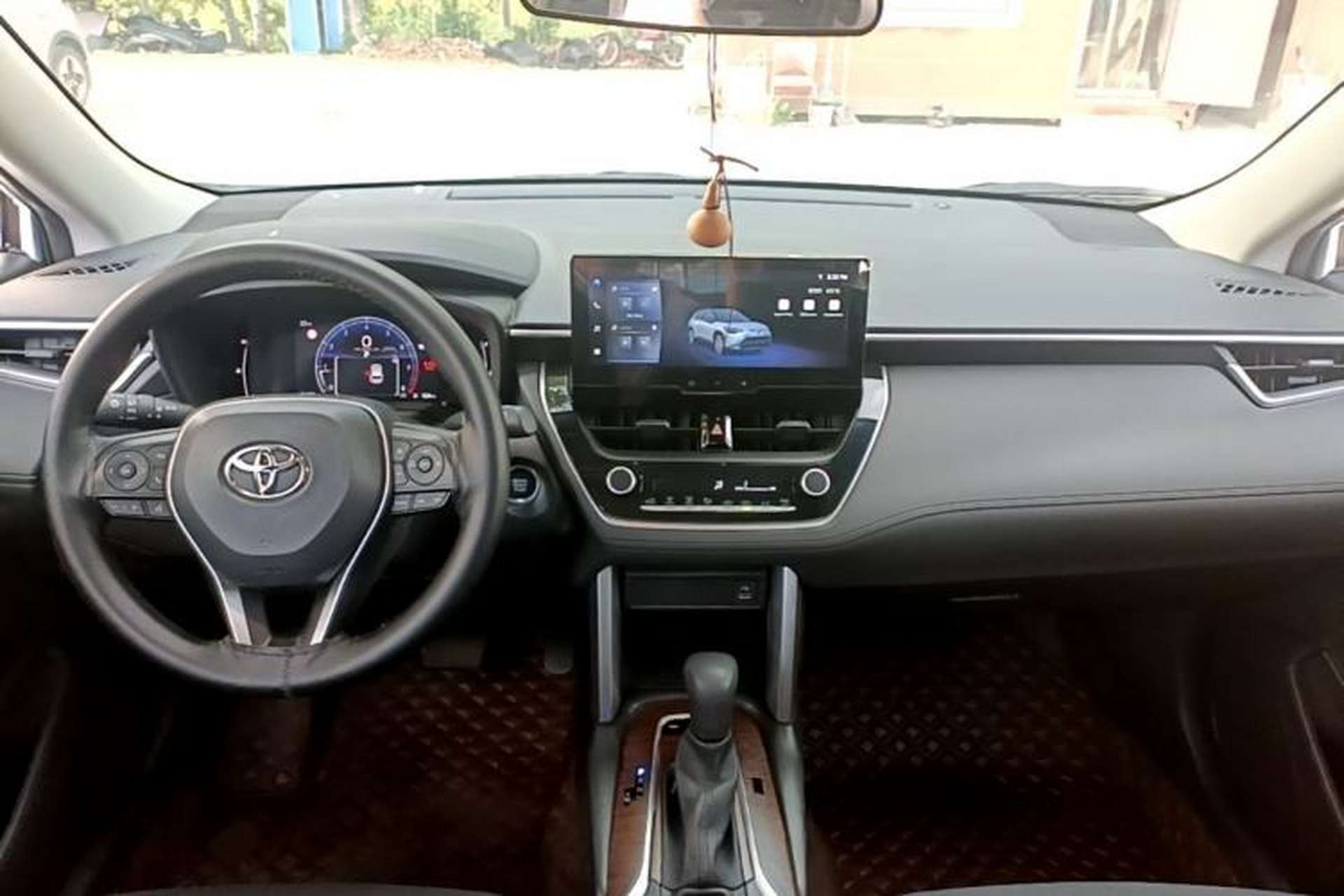 Used Toyota FRONTLANDER 2023 2.0L CVT Leading Edition Center Console
