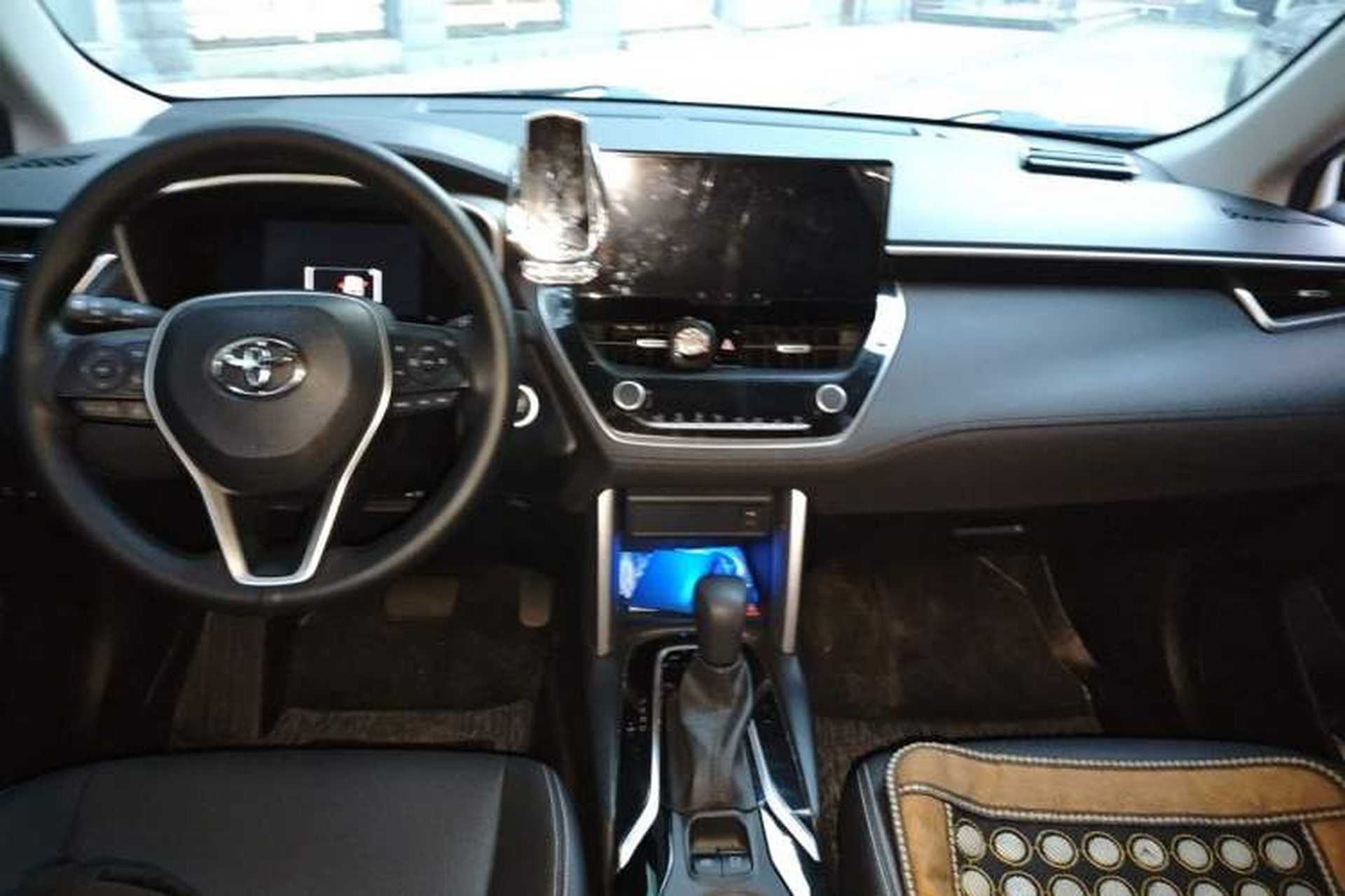 Used Toyota FRONTLANDER 2023 2.0L CVT Luxury Edition Center Console