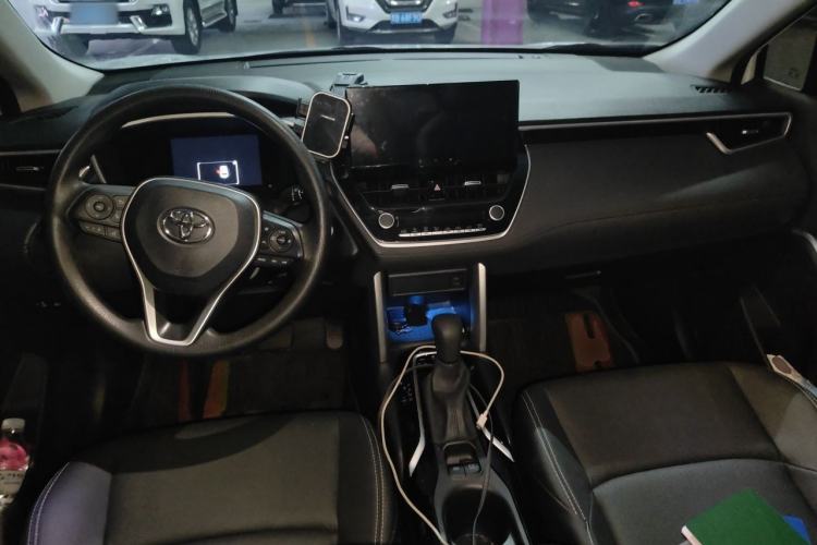 Used Toyota FRONTLANDER 2023 2.0L CVT Luxury Edition Center Console