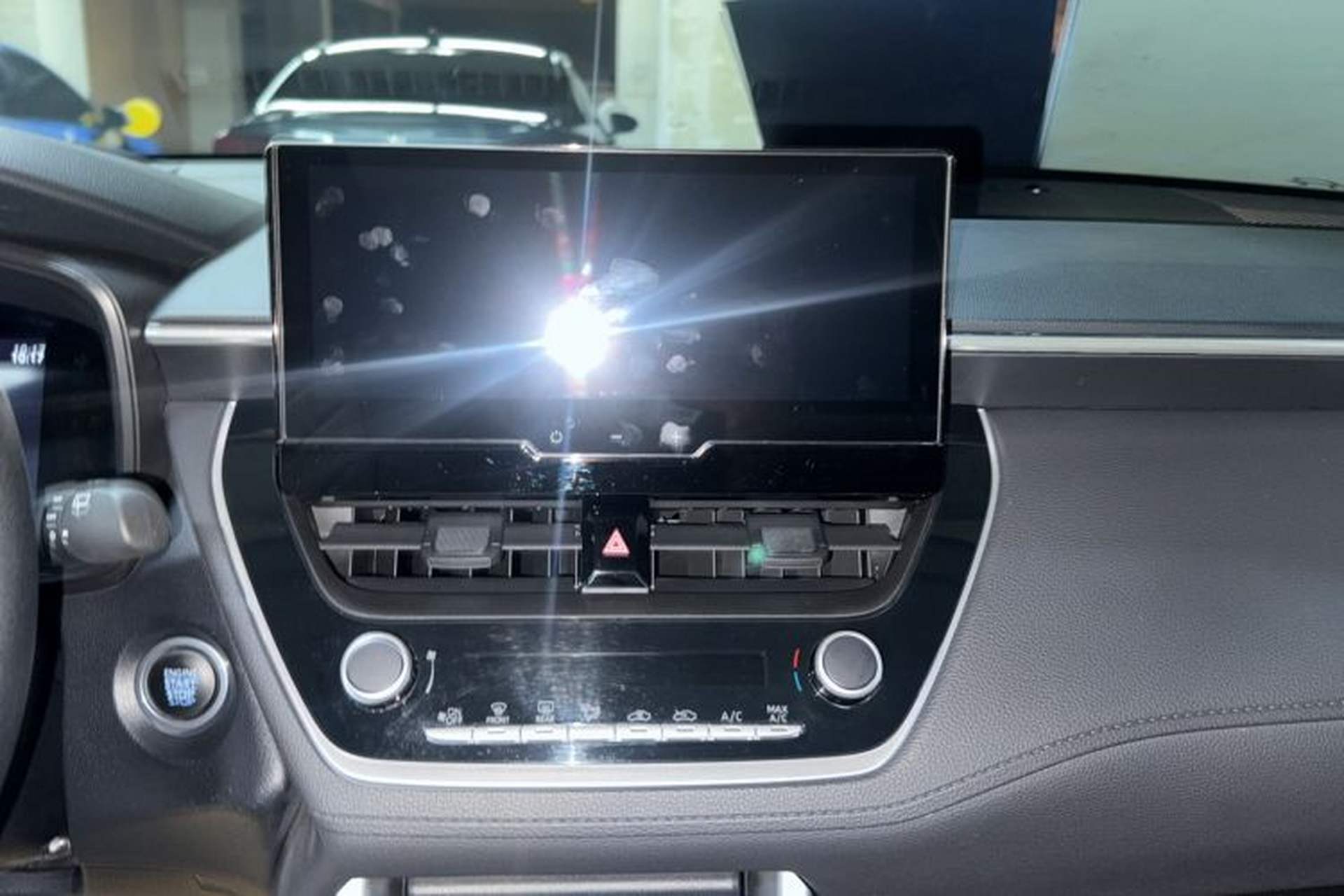 Used Toyota FRONTLANDER 2023 2.0L CVT Leading Edition Center Console