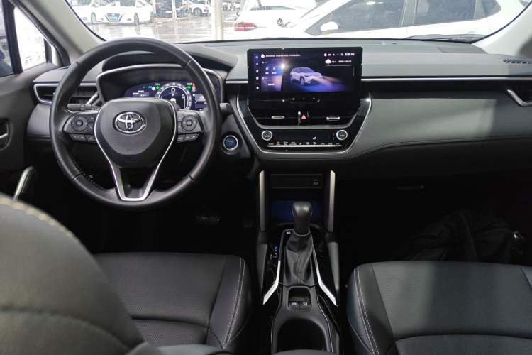 Used Toyota FRONTLANDER 2023 2.0L Smart Electric Hybrid Dual-Engine Deluxe Version Center Console