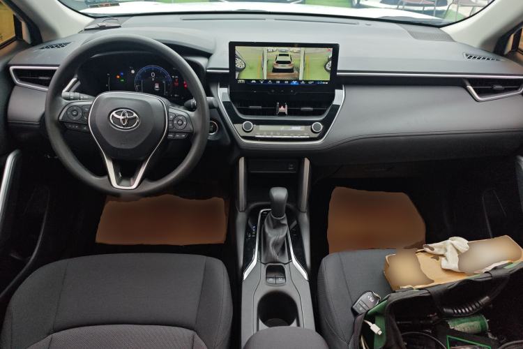 Used Toyota FRONTLANDER 2023 2.0L CVT Leading Edition Center Console