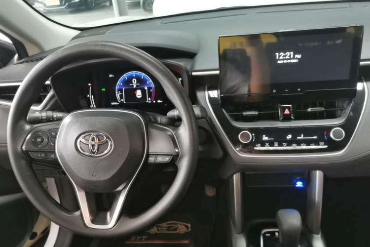 Used Toyota FRONTLANDER 2023 2.0L CVT Elite Edition Center Console