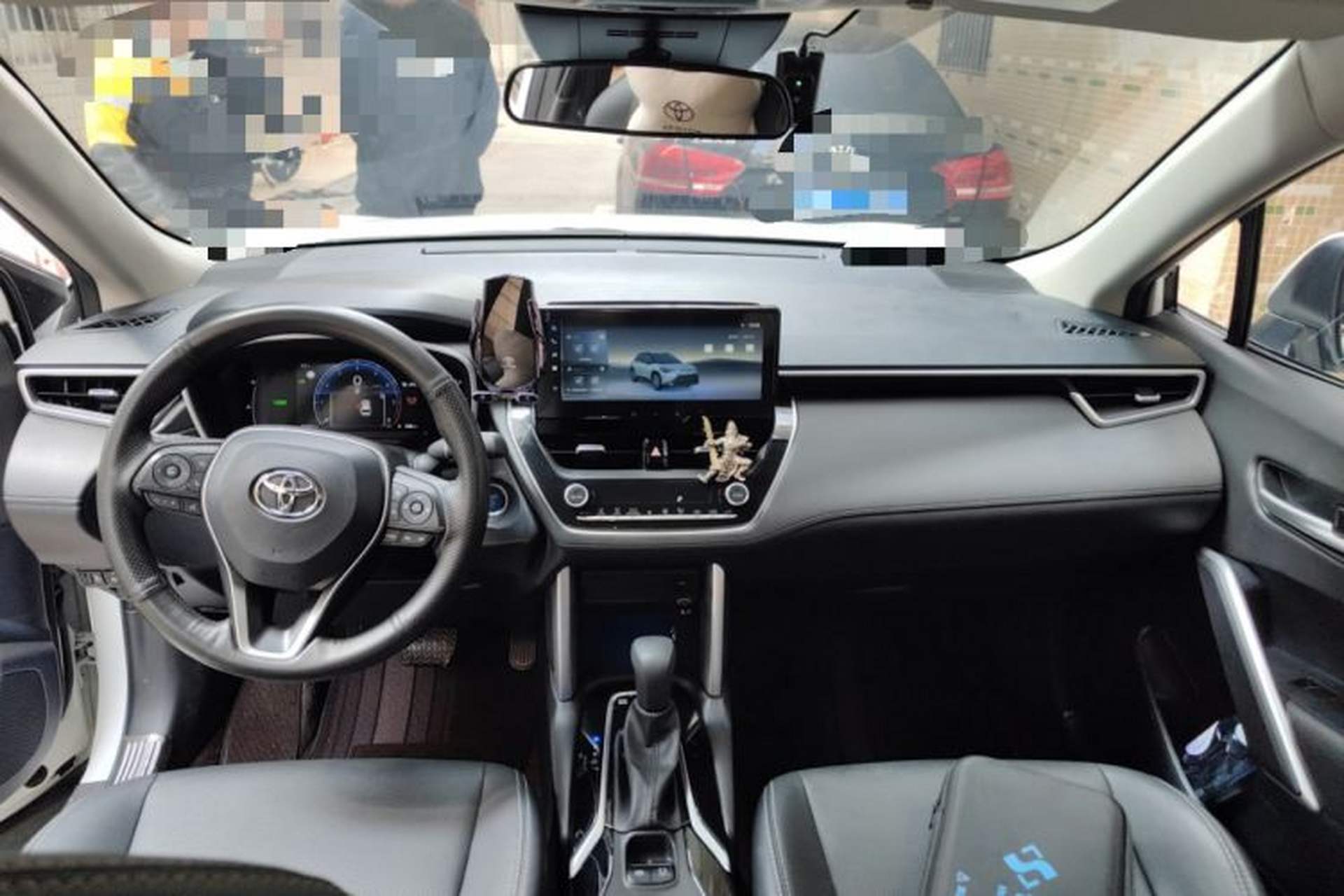 Used Toyota FRONTLANDER 2023 2.0L Smart Electric Hybrid Dual-Engine Luxury Edition Center Console