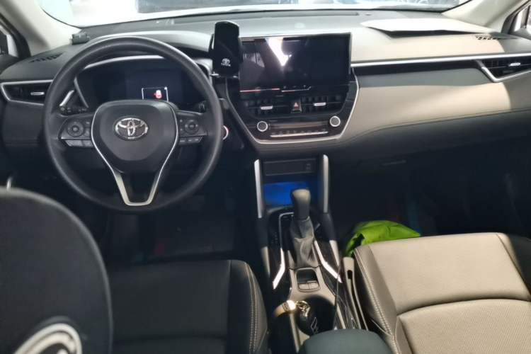 Used Toyota FRONTLANDER 2023 2.0L CVT Luxury Edition Center Console