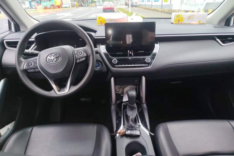 Used Toyota FRONTLANDER 2023 2.0L Smart Electric Hybrid Dual-Engine Leading Edition Center Console