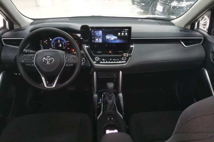 Used Toyota FRONTLANDER 2023 2.0L CVT Leading Edition Center Console