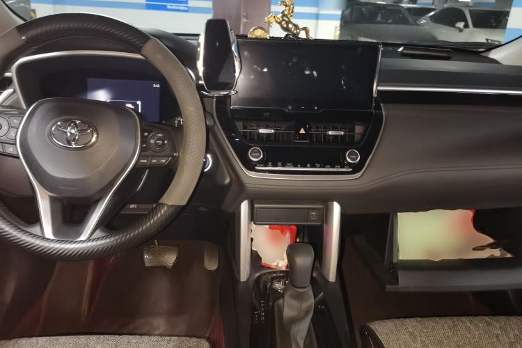 Used Toyota FRONTLANDER 2023 2.0L Smart Electric Hybrid Dual-Engine Luxury Edition Center Console