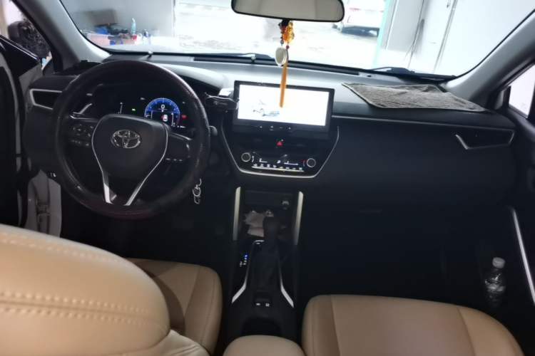 Used Toyota FRONTLANDER 2023 2.0L CVT Elite Edition Center Console