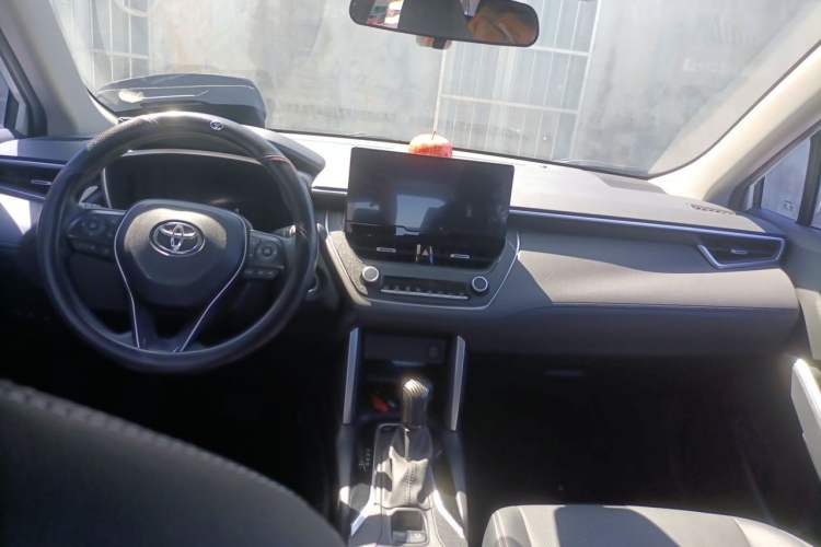 Used Toyota FRONTLANDER 2023 2.0L CVT Luxury Edition Center Console