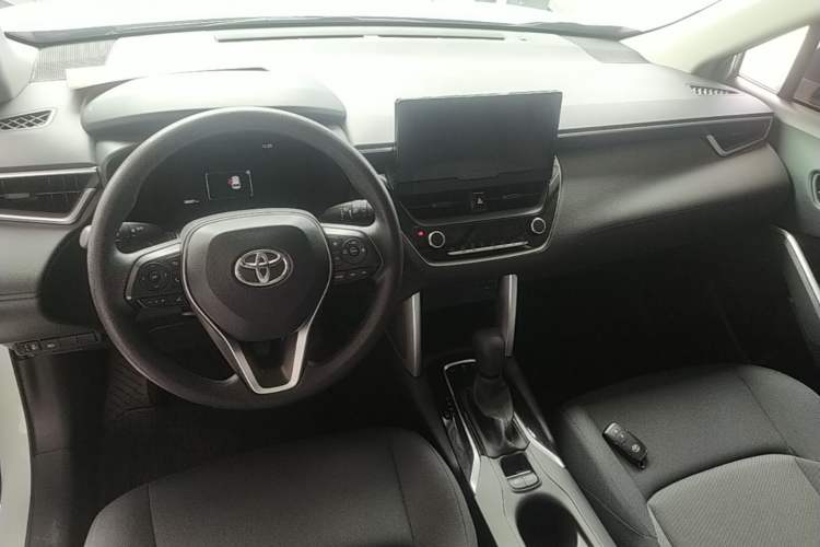 Used Toyota FRONTLANDER 2023 2.0L CVT Leading Edition Center Console