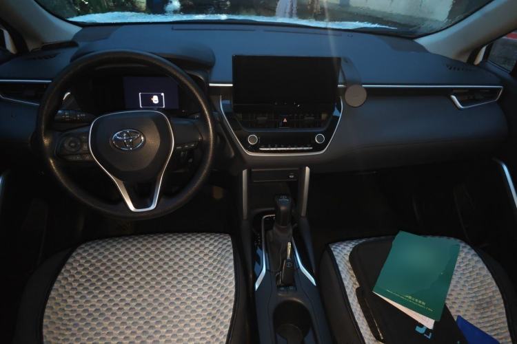 Used Toyota FRONTLANDER 2023 2.0L CVT Elite Edition Center Console