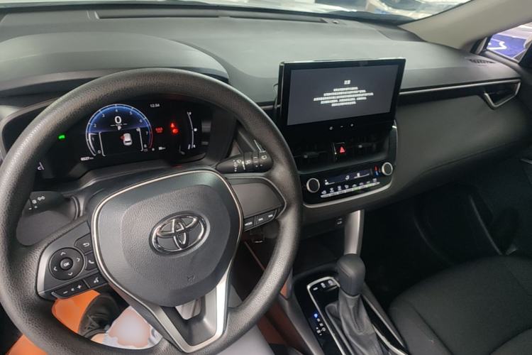 Used Toyota FRONTLANDER 2023 2.0L CVT Elite Edition Center Console