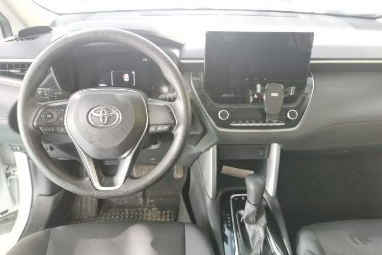 Used Toyota FRONTLANDER 2023 2.0L CVT Elite Edition Center Console