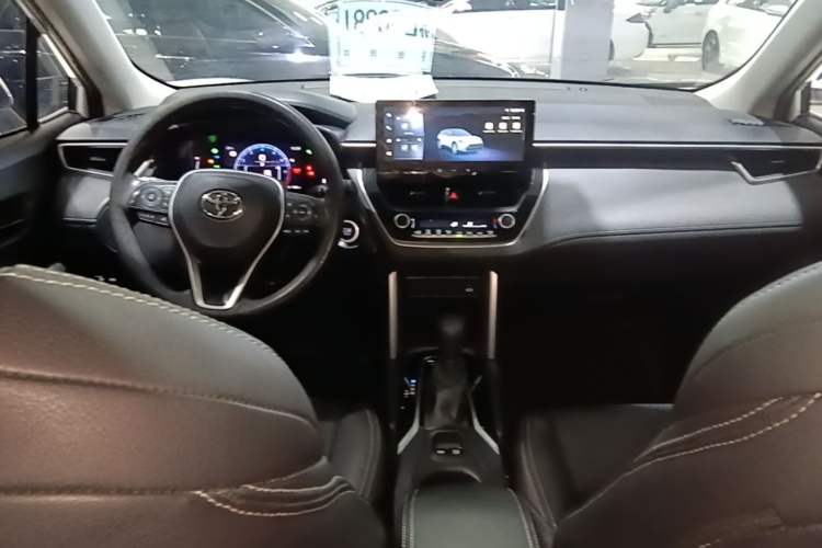 Used Toyota FRONTLANDER 2023 2.0L CVT Leading Edition Center Console