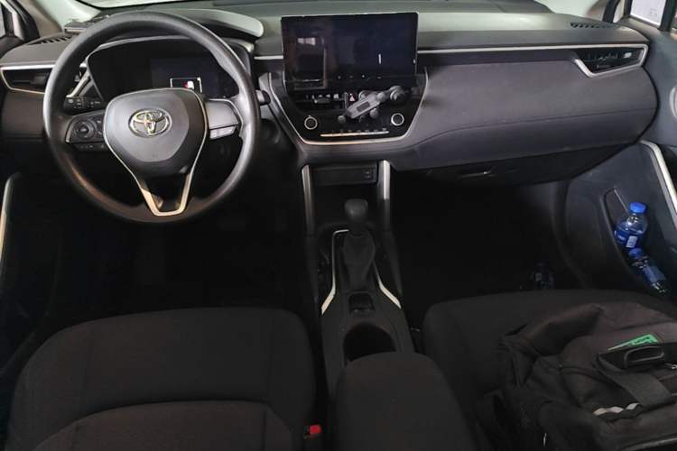Used Toyota FRONTLANDER 2023 2.0L CVT Elite Edition Center Console