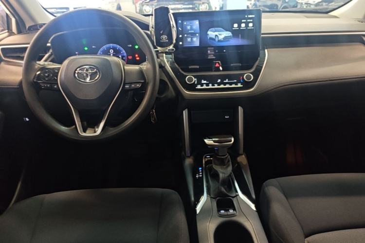 Used Toyota FRONTLANDER 2023 2.0L CVT Elite Edition Center Console