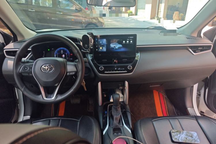Used Toyota FRONTLANDER 2023 2.0L CVT Elite Edition Center Console