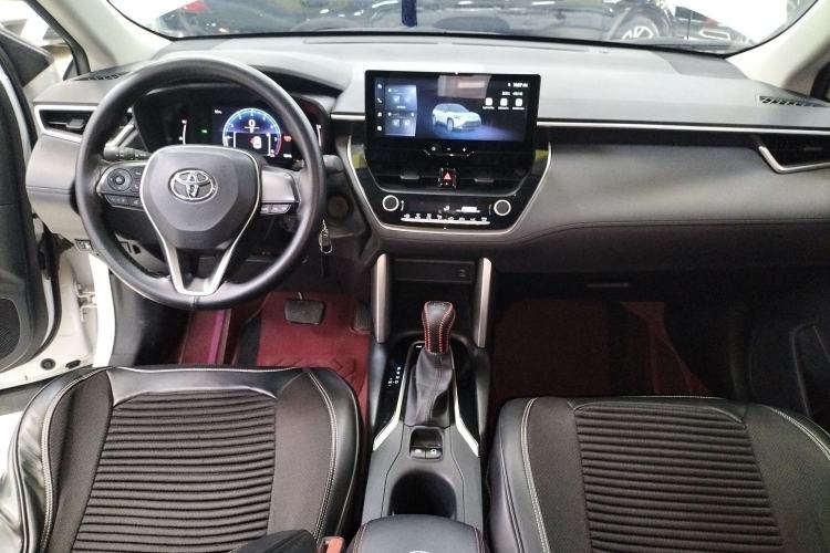 Used Toyota FRONTLANDER 2023 2.0L CVT Elite Edition Center Console