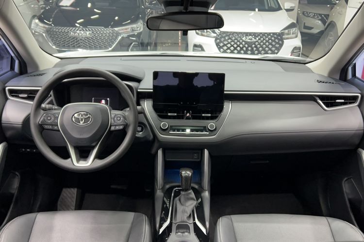 Used Toyota FRONTLANDER 2023 2.0L CVT Luxury Edition Center Console