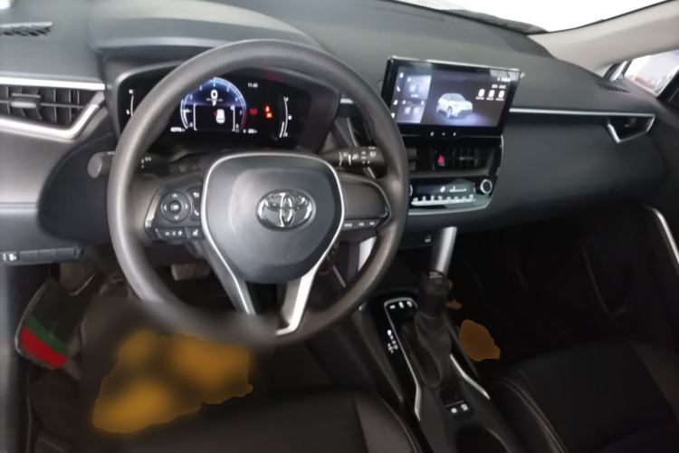 Used Toyota FRONTLANDER 2023 2.0L CVT Elite Edition Center Console