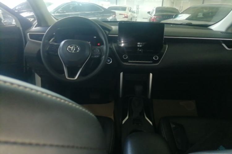 Used Toyota FRONTLANDER 2023 2.0L CVT Leading Edition Center Console
