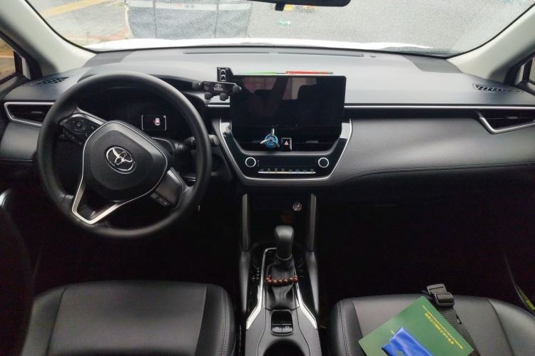 Used Toyota FRONTLANDER 2023 2.0L CVT Elite Edition Center Console