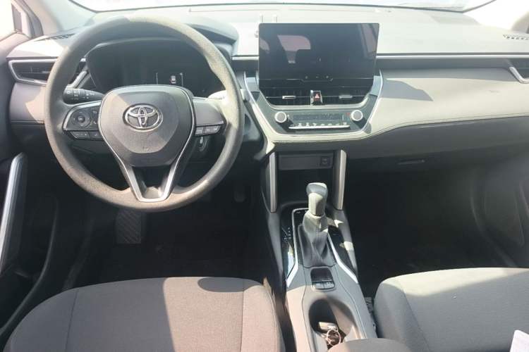 Used Toyota FRONTLANDER 2023 2.0L CVT Elite Edition Center Console