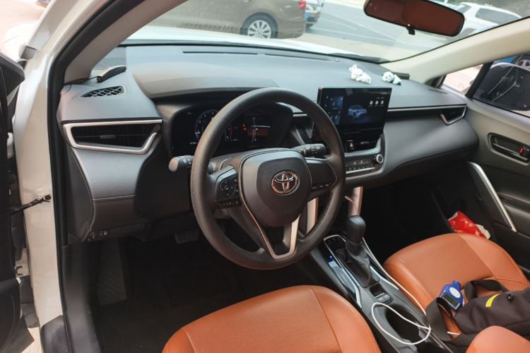 Used Toyota FRONTLANDER 2023 2.0L CVT Elite Edition Center Console