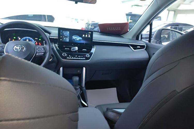 Used Toyota FRONTLANDER 2023 2.0L CVT Luxury Edition Center Console