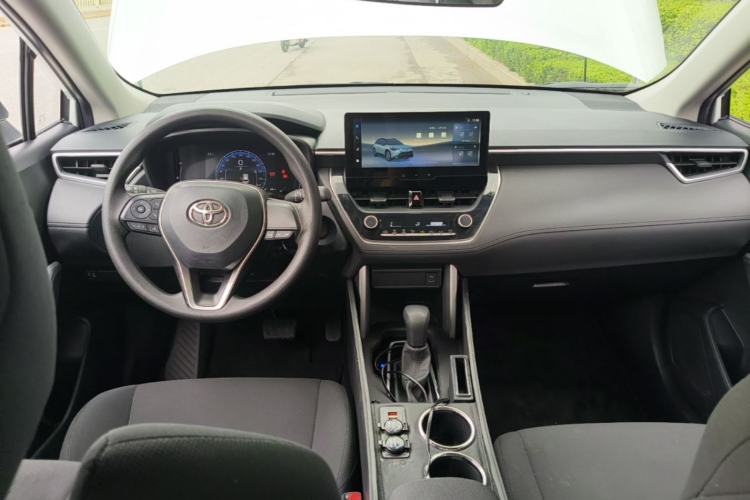 Used Toyota FRONTLANDER 2023 2.0L CVT Elite Edition Center Console