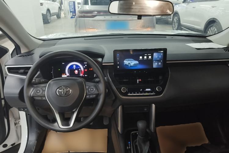 Used Toyota FRONTLANDER 2023 2.0L CVT Leading Edition Center Console