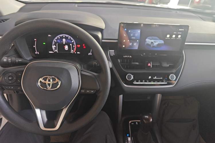 Used Toyota FRONTLANDER 2023 2.0L CVT Elite Edition Center Console
