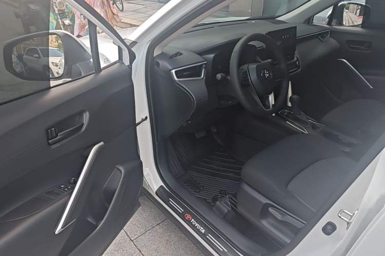 Used Toyota FRONTLANDER 2023 2.0L CVT Elite Edition Driver Seat