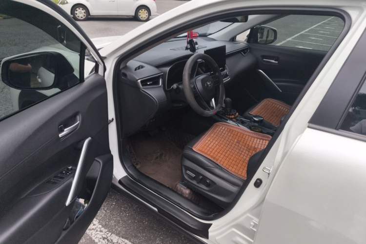 Used Toyota FRONTLANDER 2023 2.0L Smart Electric Hybrid Dual-Engine Luxury Edition Driver Seat