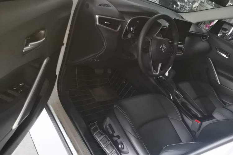 Used Toyota FRONTLANDER 2023 2.0L CVT Luxury Edition Driver Seat