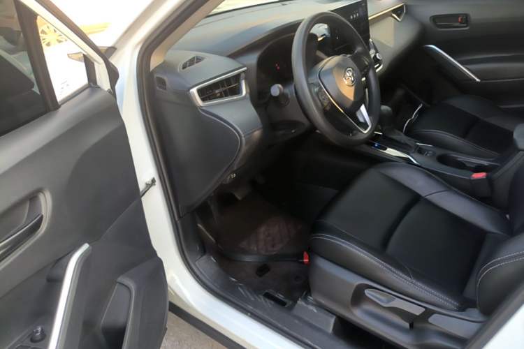 Used Toyota FRONTLANDER 2023 2.0L CVT Elite Edition Driver Seat