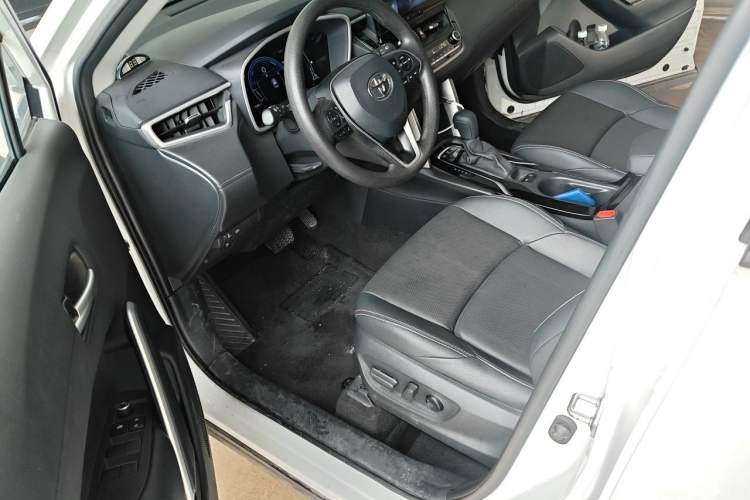 Used Toyota FRONTLANDER 2023 2.0L Smart Electric Hybrid Dual-Engine Luxury Edition Driver Seat