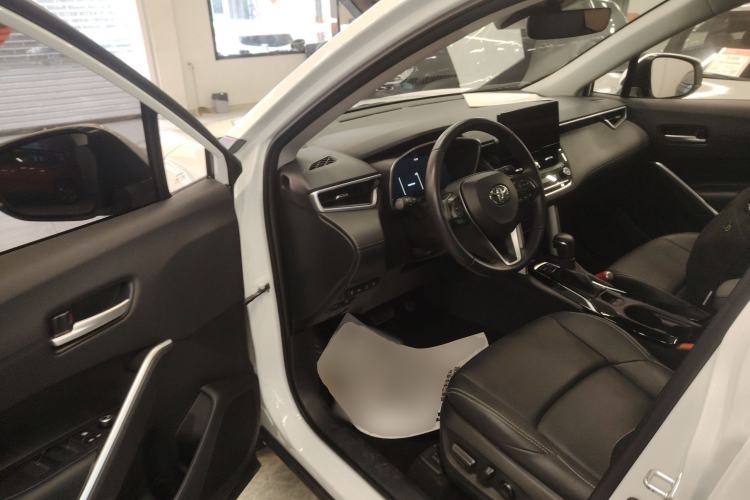 Used Toyota FRONTLANDER 2023 2.0L Smart Electric Hybrid Dual-Engine Deluxe Version Driver Seat