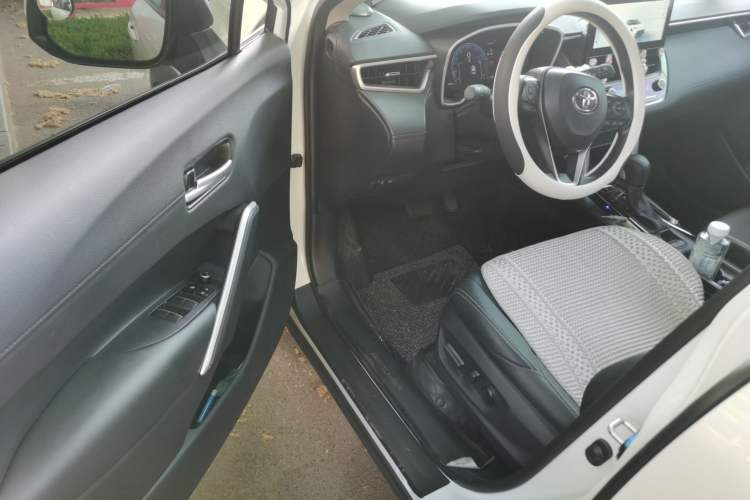 Used Toyota FRONTLANDER 2023 2.0L CVT Luxury Edition Driver Seat