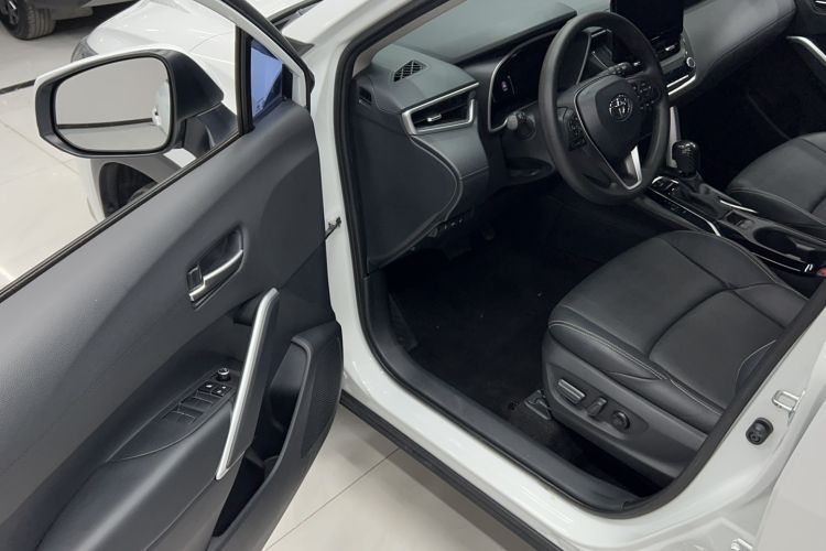 Used Toyota FRONTLANDER 2023 2.0L CVT Luxury Edition Driver Seat