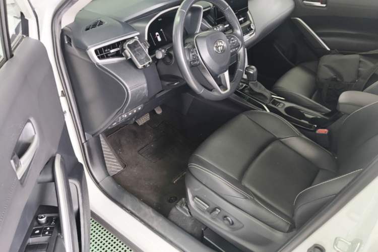 Used Toyota FRONTLANDER 2023 2.0L Smart Electric Hybrid Dual-Engine Deluxe Version Driver Seat