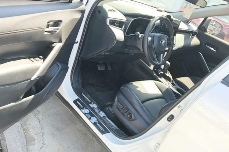 Used Toyota FRONTLANDER 2023 2.0L CVT Luxury Edition Driver Seat
