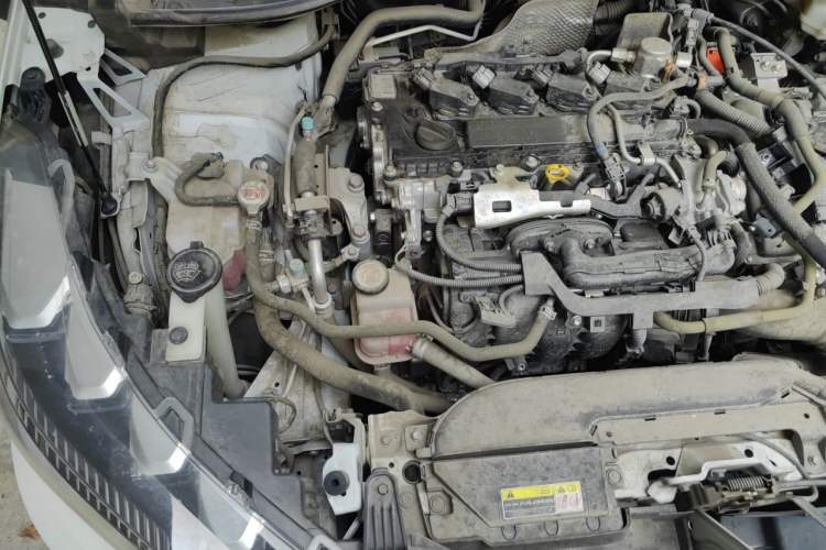 Used Toyota FRONTLANDER 2023 2.0L Smart Electric Hybrid Dual-Engine Luxury Edition Engine Bay Right