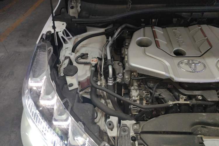 Used Toyota FRONTLANDER 2023 2.0L CVT Luxury Edition Engine Bay Right